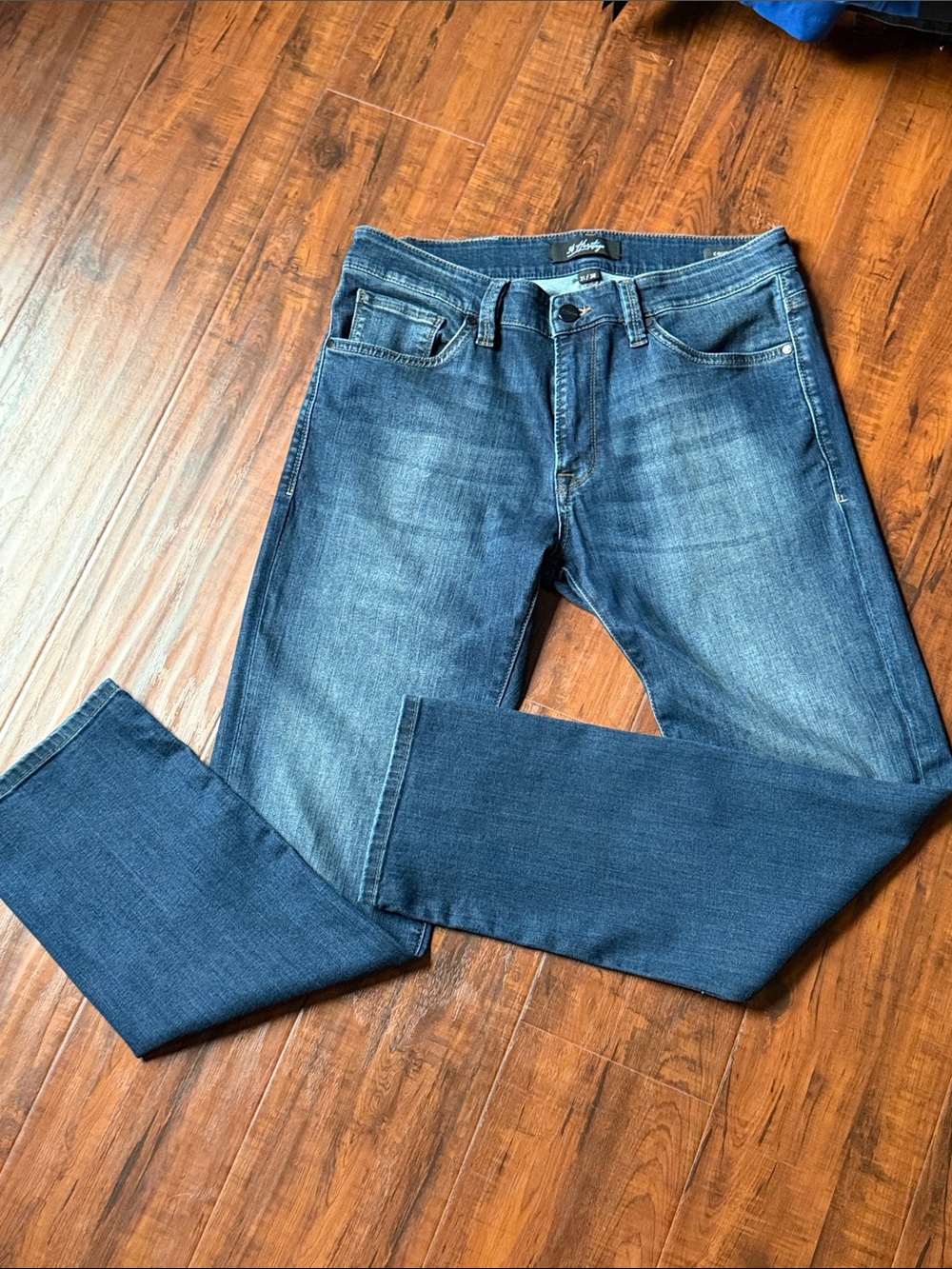 34 Heritage Jeans . Mid Rise Straight . NEW . 34 waist tag states 31 w